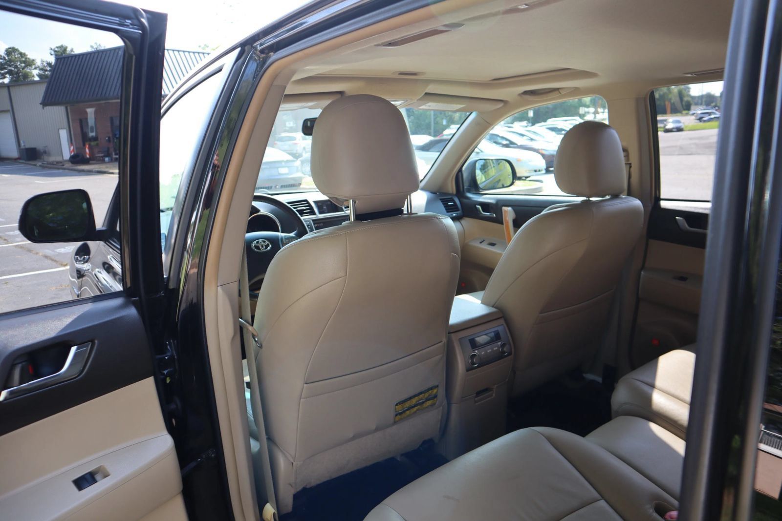 Used 2010 Toyota Highlander Limited AWD/4WD image 11