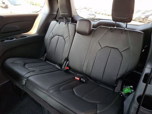 New 2027 Chrysler Pacifica LX FWD image 6