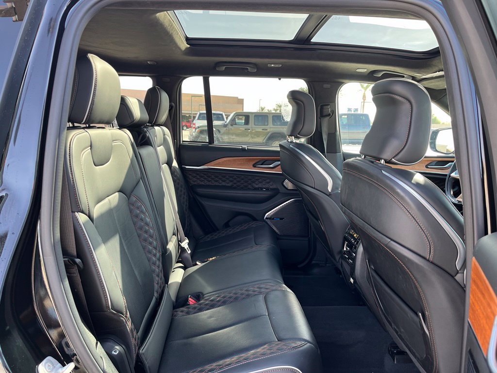 Used 2023 Jeep Grand Cherokee Summit AWD/4WD image 22