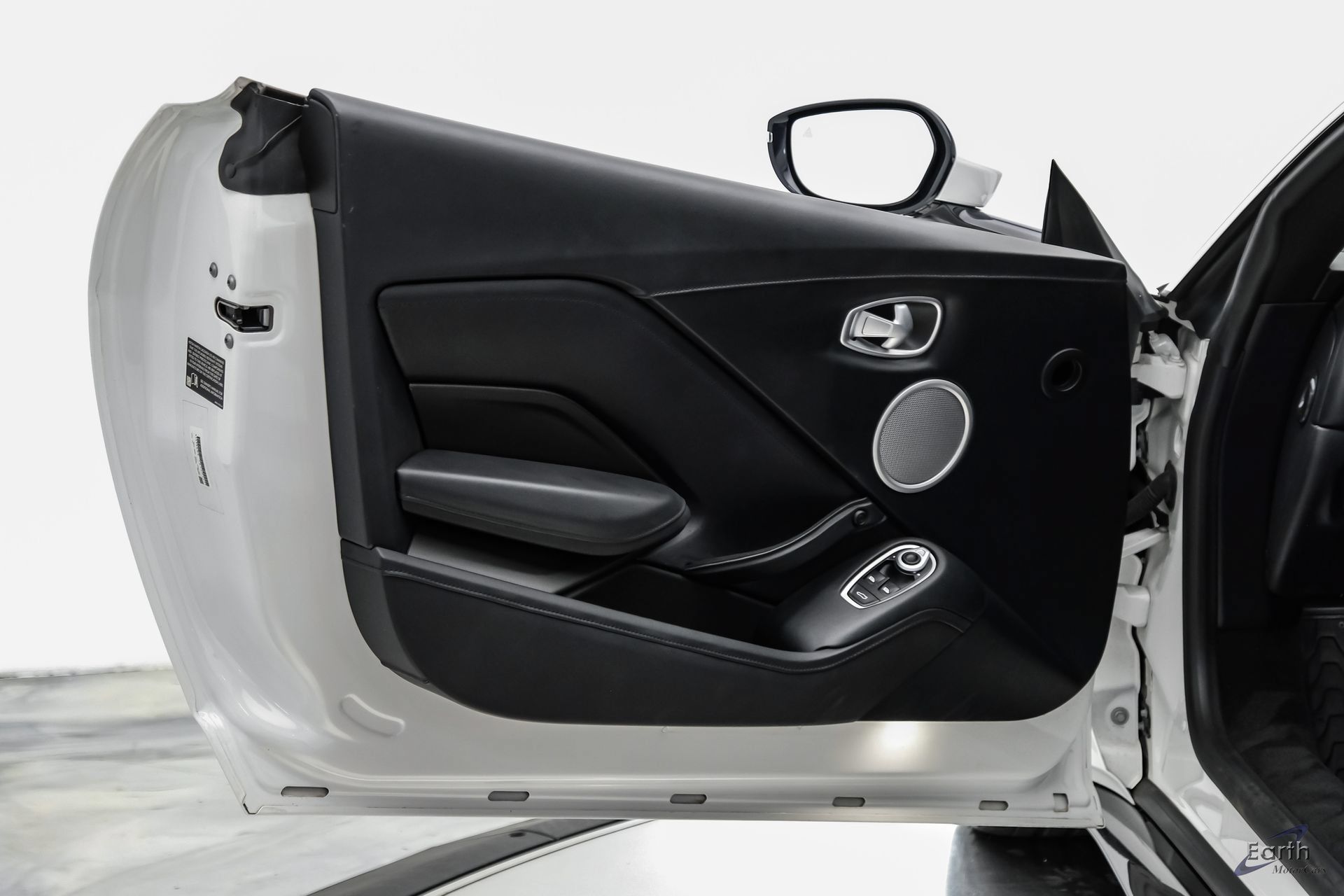Used 2022 Aston Martin V8 Vantage Coupe RWD image 81