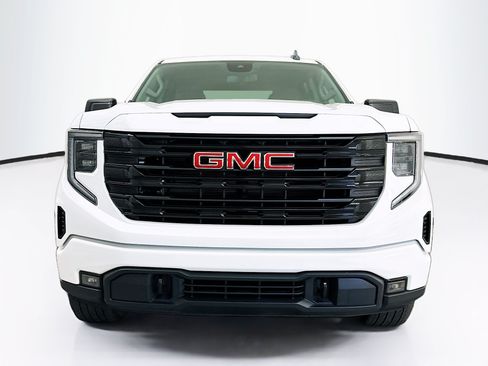 Used 2024 GMC Sierra 1500 Elevation AWD/4WD image 2