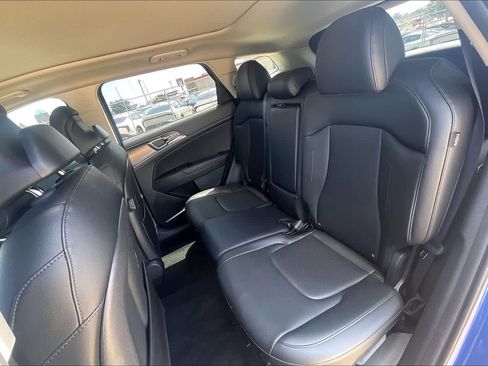 Certified 2025 Kia Sportage EX w/ Premium Package FWD image 27