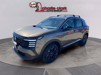 New 2025 Nissan Kicks SR