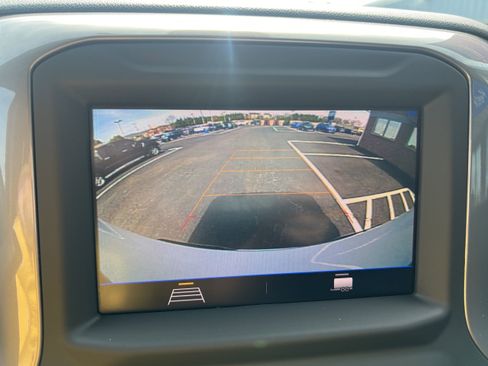 Used 2022 Chevrolet Silverado 1500 Custom w/ Safety Confidence Package image 15