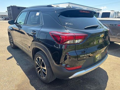 Used 2025 Chevrolet TrailBlazer LT FWD image 14
