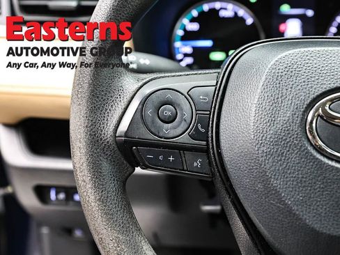 Used 2022 Toyota RAV4 XLE AWD/4WD image 15