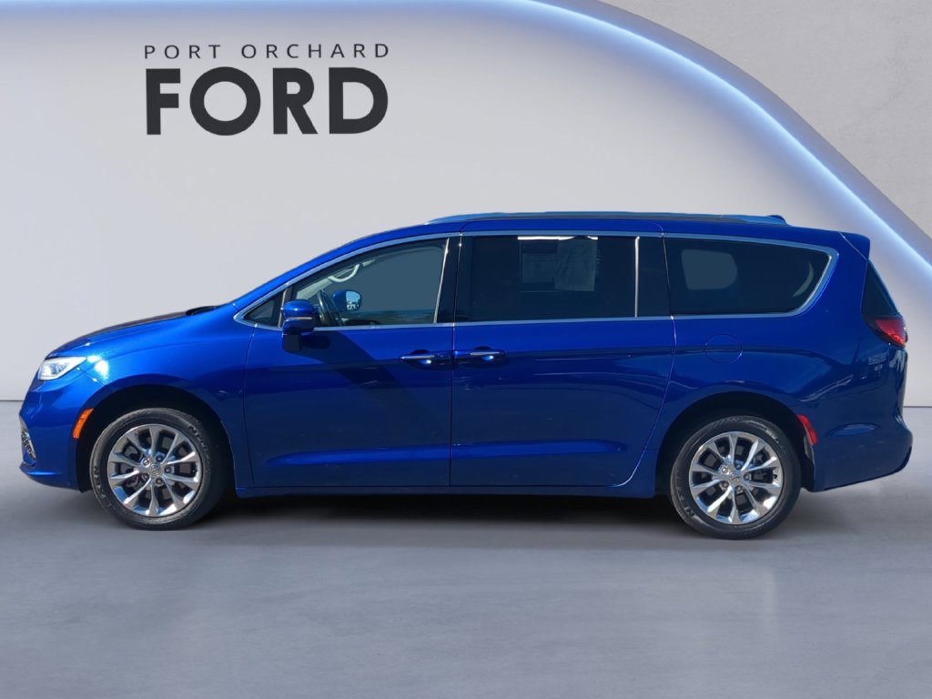 Used 2021 Chrysler Pacifica Touring-L AWD/4WD image 3
