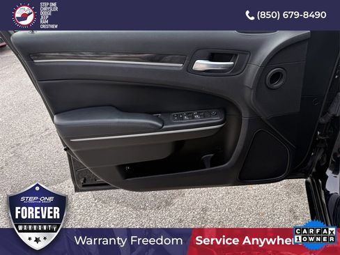 Used 2022 Chrysler 300 Touring image 18