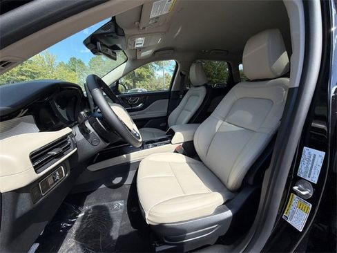 New 2026 Lincoln Corsair Premiere image 11