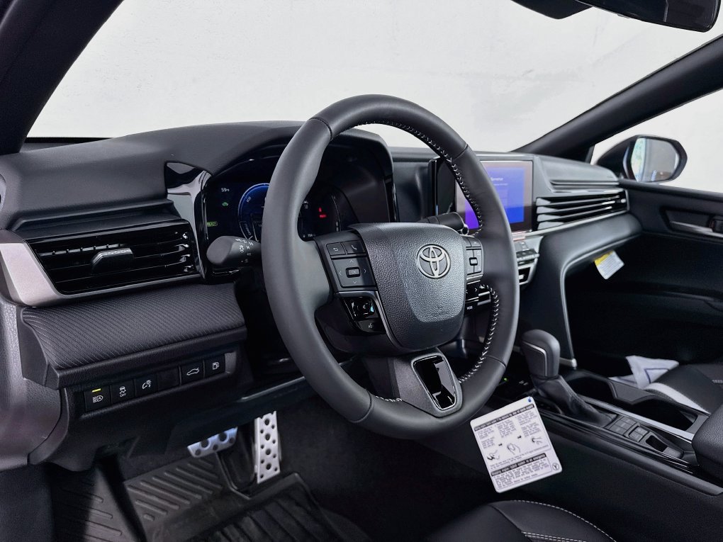 Used 2026 Toyota Camry SE FWD image 15