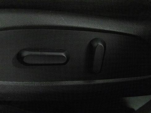 Used 2017 Chevrolet Cruze LT w/ Convenience Package image 20