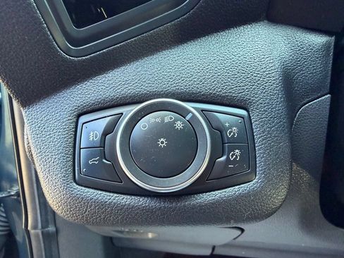 Used 2019 Ford Escape SEL w/ Ford Safe & Smart Package AWD/4WD image 6