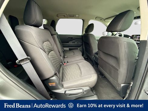 Used 2023 Nissan Pathfinder SV AWD/4WD image 33