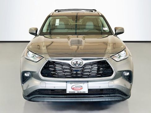 New 2026 Toyota Highlander Limited AWD/4WD image 2