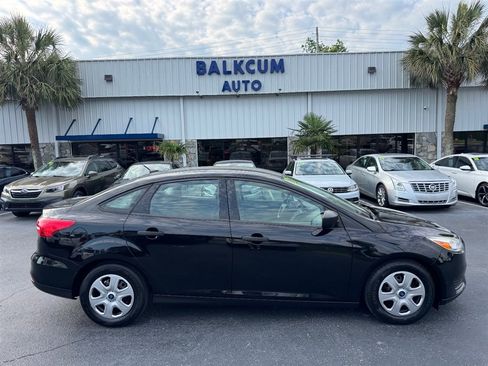Used 2017 Ford Focus S FWD image 1