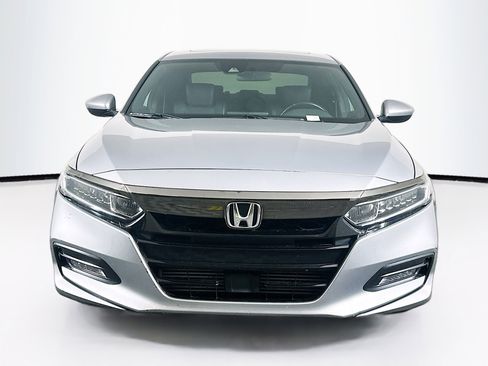Used 2018 Honda Accord Sport image 2