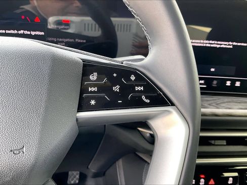 Certified 2025 Audi Q5 Premium Plus w/ Premium Plus image 23