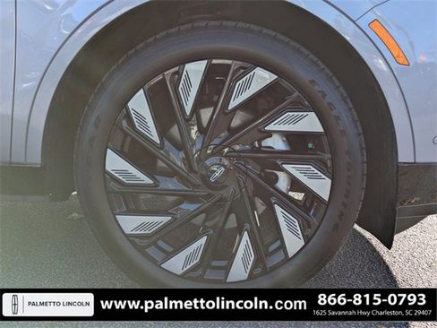 Certified 2024 Lincoln Nautilus Reserve w/ Equipment Group 203A image 11