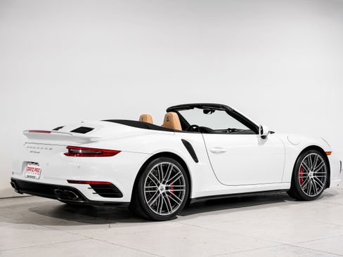 Used 2018 Porsche 911 Turbo image 3