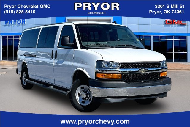 Used 2025 Chevrolet Express 3500 LT w/ LT Preferred Equipment Group RWD image 1