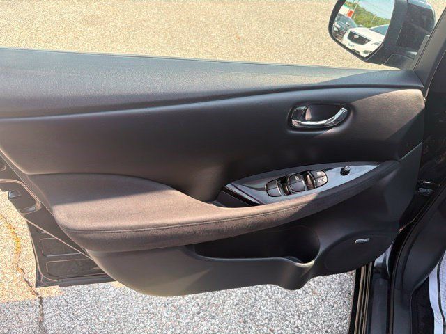 Used 2014 Nissan Leaf SV w/ Premium Package FWD image 10