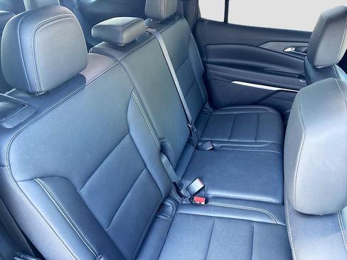 Used 2025 Chevrolet Traverse LT w/ Enhanced Driving Package AWD/4WD image 30