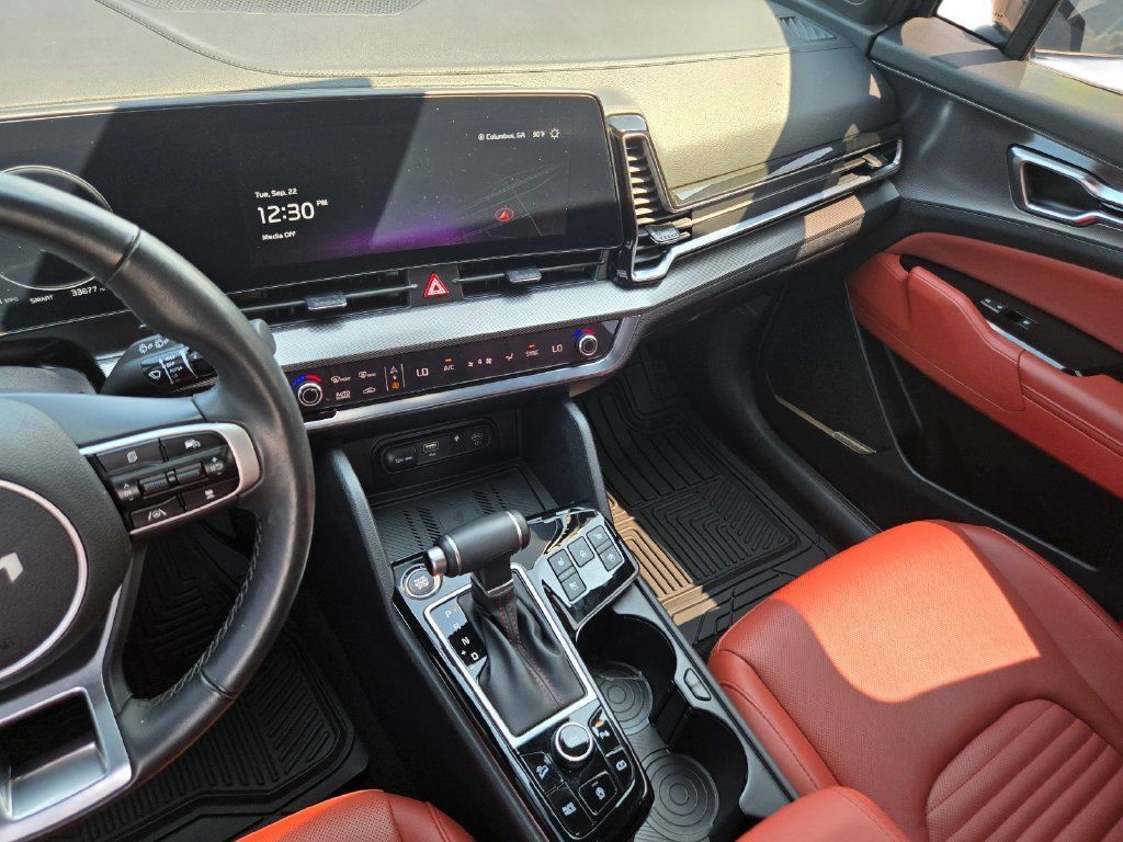 Certified 2025 Kia Sportage SX FWD image 21