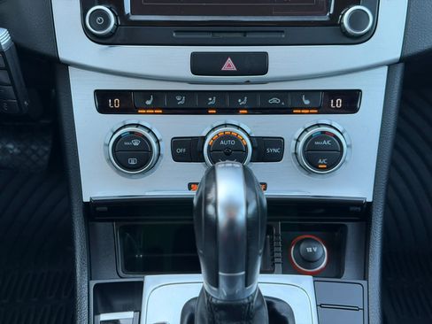 Used 2013 Volkswagen CC Sport FWD image 30