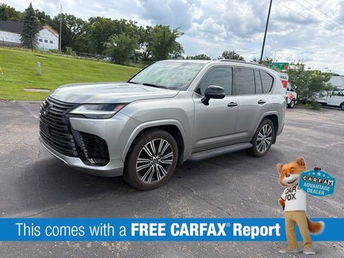 Used 2025 Lexus LX 700h Luxury w/ Appearance Package AWD/4WD image 2