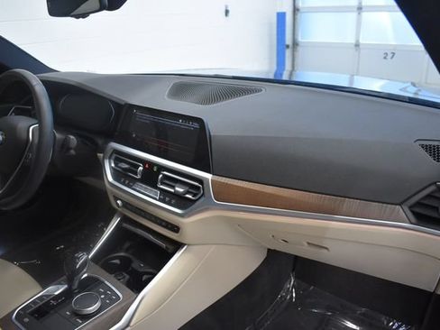 Used 2019 BMW 330i xDrive Sedan w/ Convenience Package AWD/4WD image 18