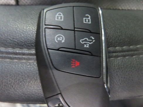 Used 2023 GMC Sierra 1500 SLT w/ SLT Premium Plus Package image 75