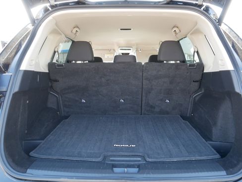 Used 2025 Nissan Rogue SV AWD/4WD image 18