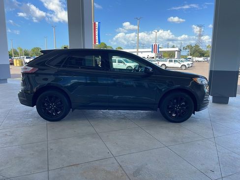 Certified 2024 Ford Edge SE w/ Black Appearance Package image 5