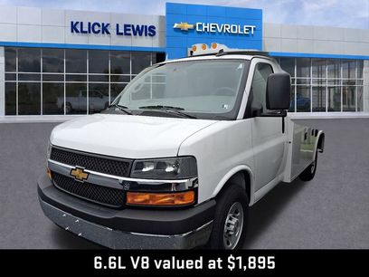 New 2025 Chevrolet Express 3500 1WT Cutaway Van w/ Power Convenience Package