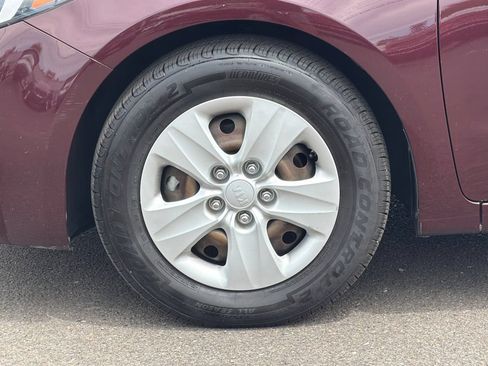 Used 2018 Kia Forte LX FWD image 25
