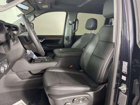Used 2025 GMC Sierra 3500 Denali w/ Denali Reserve Package image 19