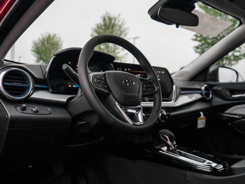 New 2026 Chevrolet Trax LT w/ Driver Confidence Package FWD image 17