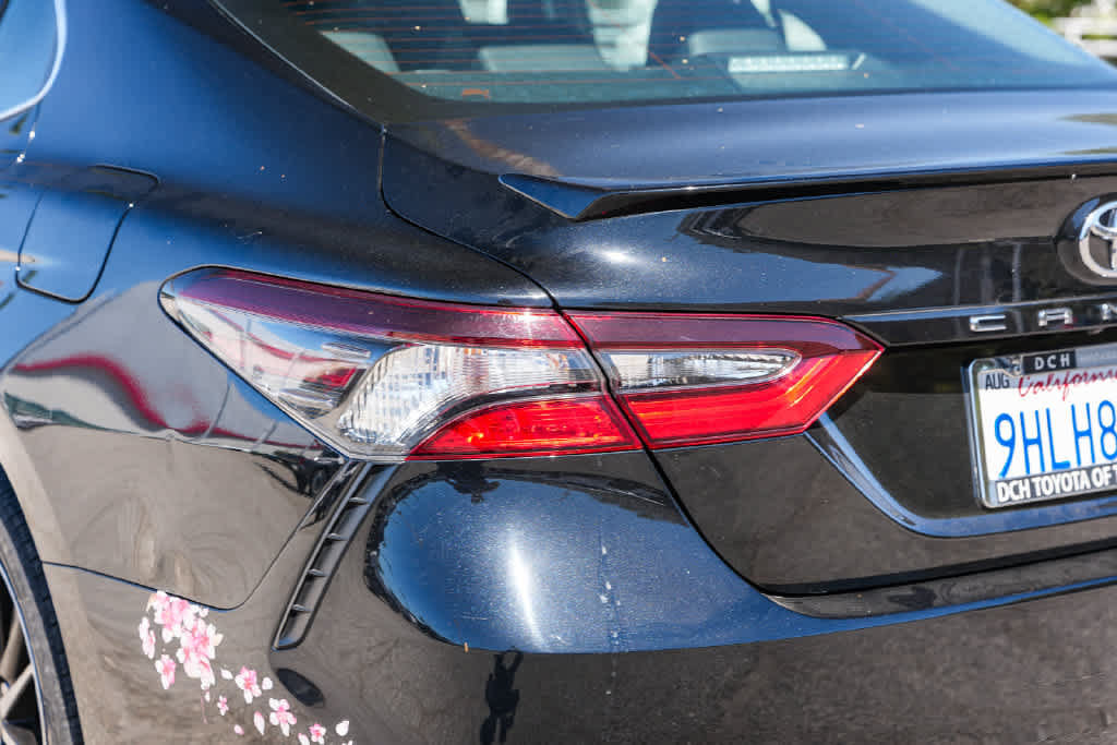 Used 2023 Toyota Camry SE FWD image 9