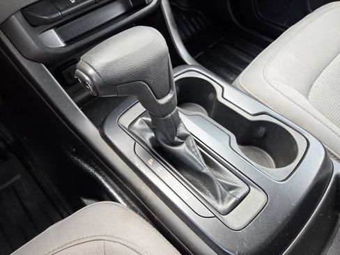 Used 2020 Chevrolet Colorado W/T RWD image 26