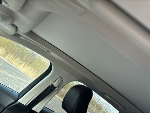 Certified 2022 Ford Edge Titanium w/ Class II Trailer Tow Package image 8