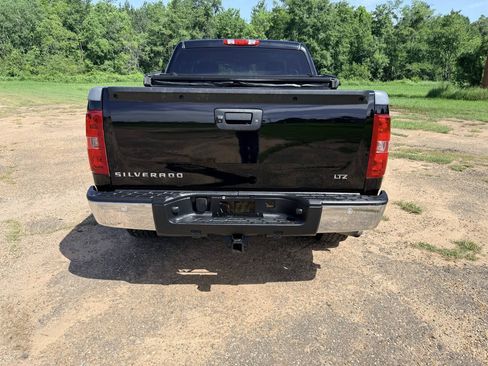 Used 2013 Chevrolet Silverado 1500 LTZ w/ LTZ Plus Package AWD/4WD image 4