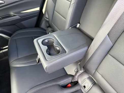 Certified 2025 Chevrolet Equinox EV LT w/ Convenience Package FWD image 18