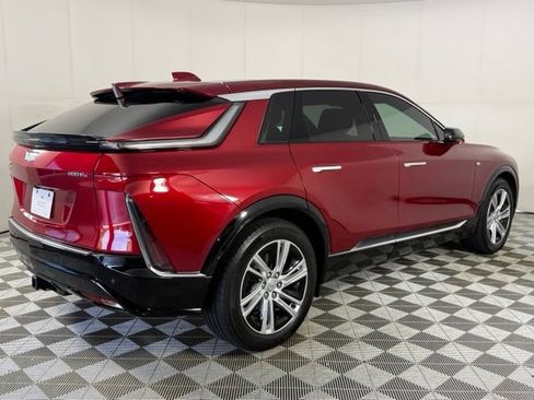 Used 2024 Cadillac Lyriq Tech AWD/4WD image 8