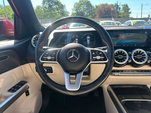 Used 2022 Mercedes-Benz GLB 250 4MATIC image 14