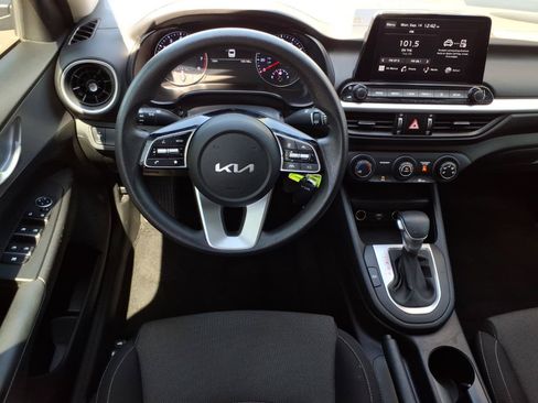 Used 2023 Kia Forte LXS FWD image 17