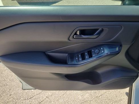 Certified 2024 Nissan Rogue S FWD image 16