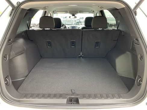 Used 2023 Chevrolet Equinox LT AWD/4WD image 13