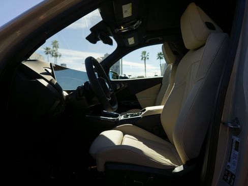 New 2026 BMW X3 xDrive30 w/ Premium Package image 11