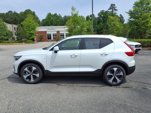 New 2025 Volvo XC40 B5 Core w/ Climate Package image 8