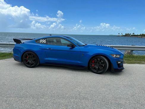 Used 2021 Ford Mustang Shelby GT500 w/ Carbon Fiber Track Pack RWD image 17